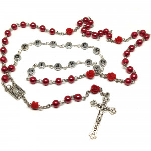 Ruženec s menom červený perlový s červenými ružami